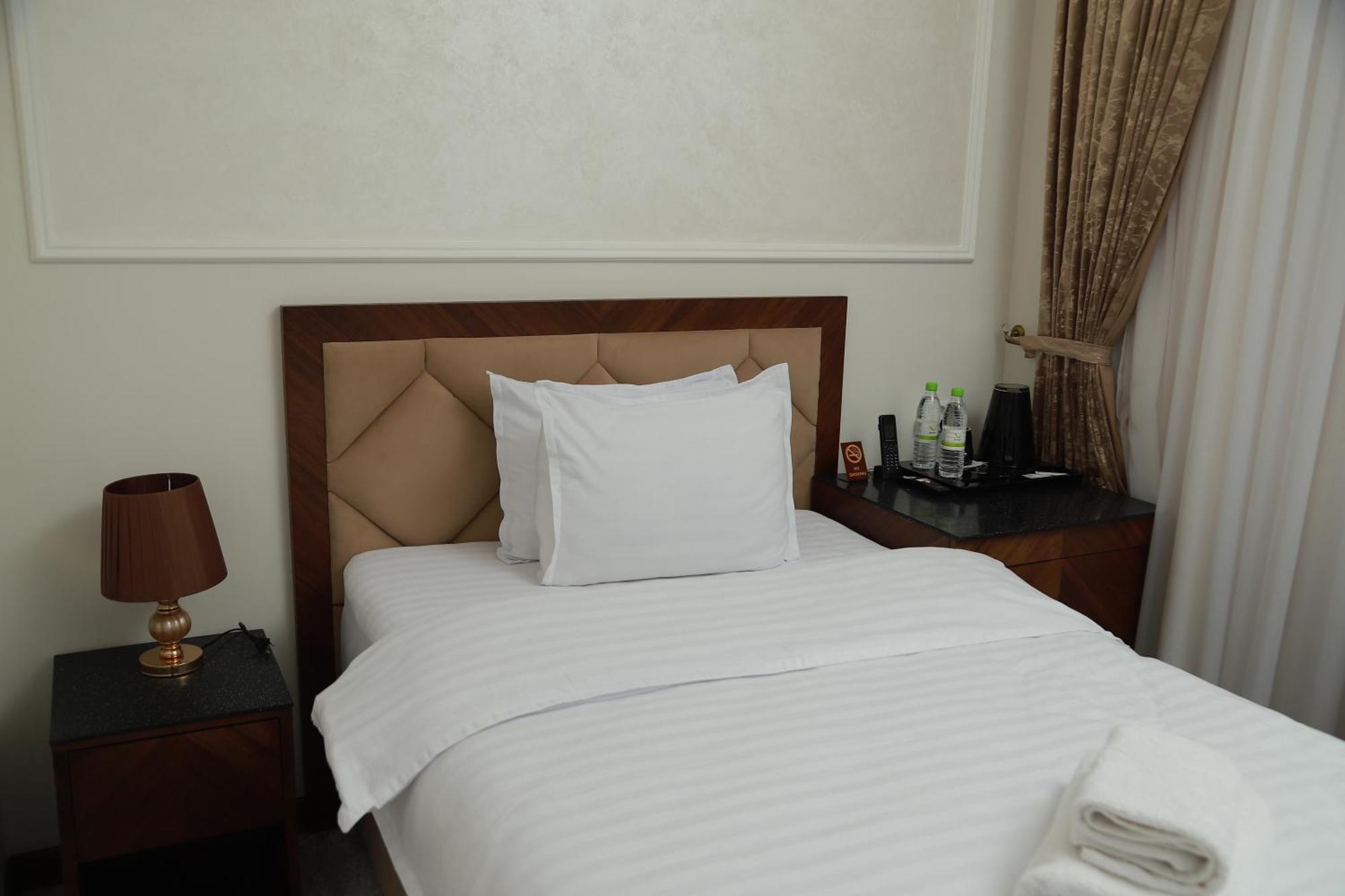 Sandhill Hotel Самарканд Екстериор снимка
