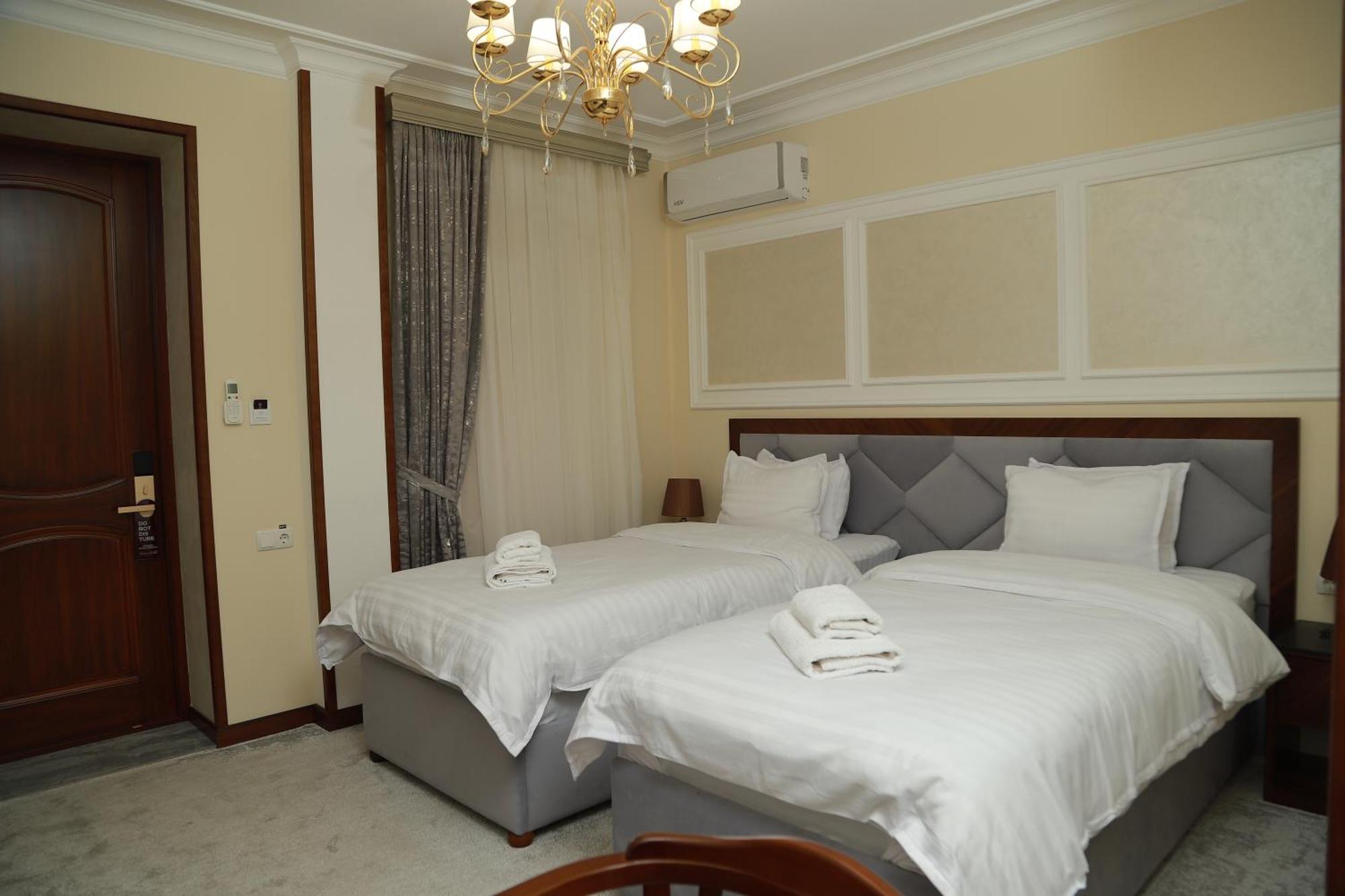 Sandhill Hotel Самарканд Екстериор снимка