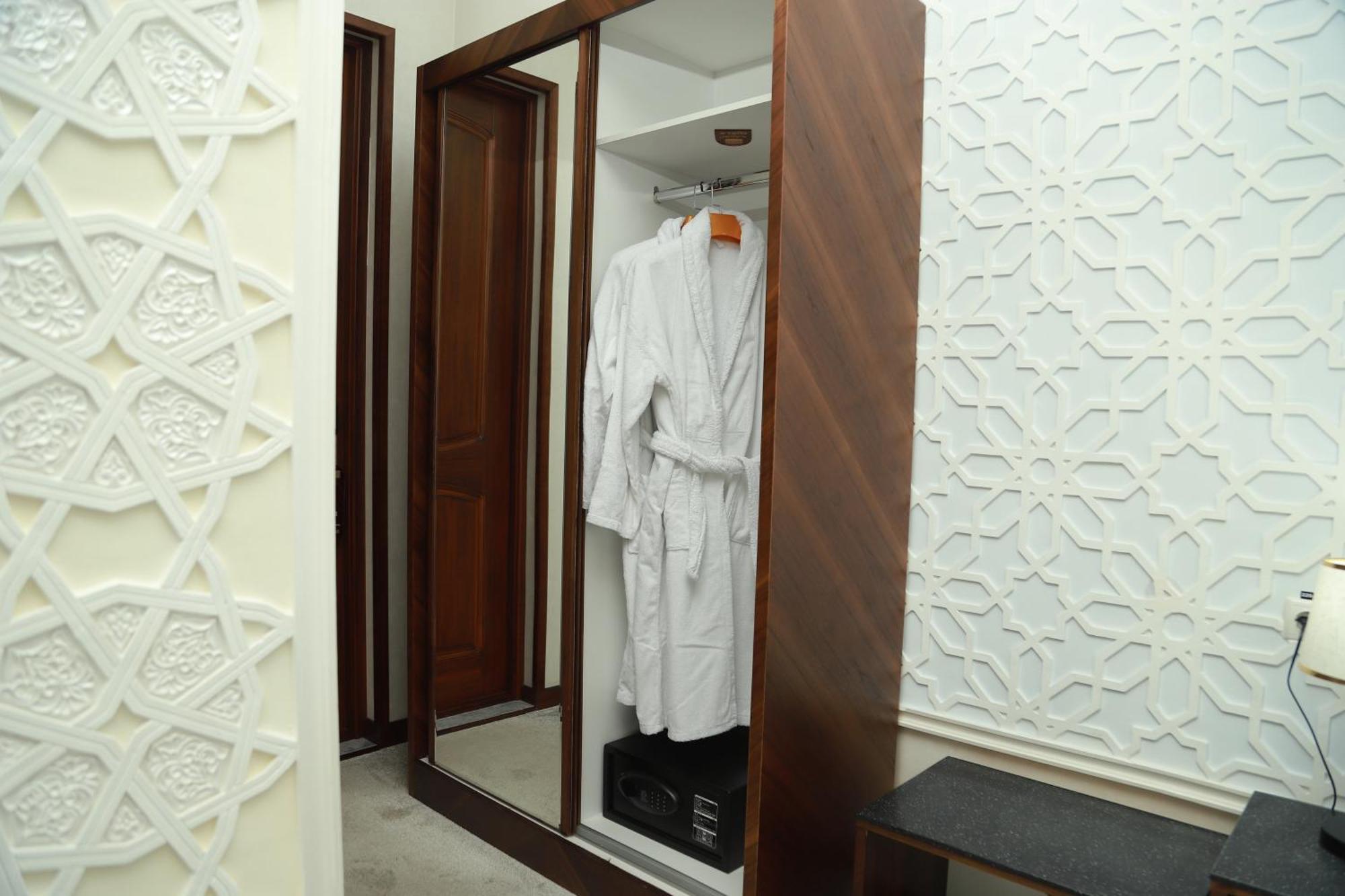 Sandhill Hotel Самарканд Екстериор снимка